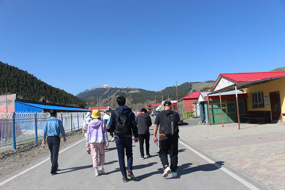 10点50到达沙沟景区，开始徒步